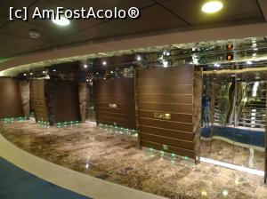 [P26] MSC Fantasia - zona lifturilor » foto by Cris
 - 
<span class="allrVoted glyphicon glyphicon-heart hidden" id="av745055"></span>
<a class="m-l-10 hidden" id="sv745055" onclick="voting_Foto_DelVot(,745055,5104)" role="button">șterge vot <span class="glyphicon glyphicon-remove"></span></a>
<a id="v9745055" class=" c-red"  onclick="voting_Foto_SetVot(745055)" role="button"><span class="glyphicon glyphicon-heart-empty"></span> <b>LIKE</b> = Votează poza</a> <img class="hidden"  id="f745055W9" src="/imagini/loader.gif" border="0" /><span class="AjErrMes hidden" id="e745055ErM"></span>