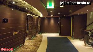 [P06] Holul din fața unuia dintre lifturi, pe puntea 11.  » foto by Costi
 - 
<span class="allrVoted glyphicon glyphicon-heart hidden" id="av600703"></span>
<a class="m-l-10 hidden" id="sv600703" onclick="voting_Foto_DelVot(,600703,5104)" role="button">șterge vot <span class="glyphicon glyphicon-remove"></span></a>
<a id="v9600703" class=" c-red"  onclick="voting_Foto_SetVot(600703)" role="button"><span class="glyphicon glyphicon-heart-empty"></span> <b>LIKE</b> = Votează poza</a> <img class="hidden"  id="f600703W9" src="/imagini/loader.gif" border="0" /><span class="AjErrMes hidden" id="e600703ErM"></span>