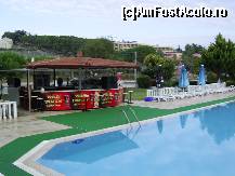 [P06] Kusadasi - Palm Club Apartments, piscina si barul. » foto by iulianic
 - 
<span class="allrVoted glyphicon glyphicon-heart hidden" id="av261885"></span>
<a class="m-l-10 hidden" id="sv261885" onclick="voting_Foto_DelVot(,261885,5108)" role="button">șterge vot <span class="glyphicon glyphicon-remove"></span></a>
<a id="v9261885" class=" c-red"  onclick="voting_Foto_SetVot(261885)" role="button"><span class="glyphicon glyphicon-heart-empty"></span> <b>LIKE</b> = Votează poza</a> <img class="hidden"  id="f261885W9" src="/imagini/loader.gif" border="0" /><span class="AjErrMes hidden" id="e261885ErM"></span>