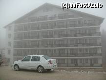 [P30] cel mai mare hotel din Cheile Gradistei Fundata - pacat ca e ceata... » foto by sandu.53
 - 
<span class="allrVoted glyphicon glyphicon-heart hidden" id="av283510"></span>
<a class="m-l-10 hidden" id="sv283510" onclick="voting_Foto_DelVot(,283510,5116)" role="button">șterge vot <span class="glyphicon glyphicon-remove"></span></a>
<a id="v9283510" class=" c-red"  onclick="voting_Foto_SetVot(283510)" role="button"><span class="glyphicon glyphicon-heart-empty"></span> <b>LIKE</b> = Votează poza</a> <img class="hidden"  id="f283510W9" src="/imagini/loader.gif" border="0" /><span class="AjErrMes hidden" id="e283510ErM"></span>