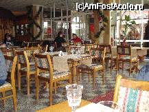 [P02] Breaza - Restaurant Gusti - fumatorii sunt separati de nefumatori printr-un perete din sticla » foto by Diaura*
 - 
<span class="allrVoted glyphicon glyphicon-heart hidden" id="av55249"></span>
<a class="m-l-10 hidden" id="sv55249" onclick="voting_Foto_DelVot(,55249,5127)" role="button">șterge vot <span class="glyphicon glyphicon-remove"></span></a>
<a id="v955249" class=" c-red"  onclick="voting_Foto_SetVot(55249)" role="button"><span class="glyphicon glyphicon-heart-empty"></span> <b>LIKE</b> = Votează poza</a> <img class="hidden"  id="f55249W9" src="/imagini/loader.gif" border="0" /><span class="AjErrMes hidden" id="e55249ErM"></span>