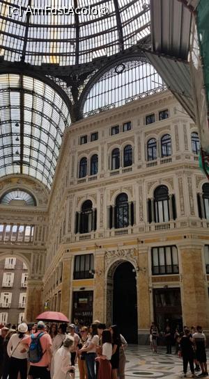 [P19] Galeria Umberto I, acoperită de o structură de fier și sticlă. » foto by balasa violeta
 - 
<span class="allrVoted glyphicon glyphicon-heart hidden" id="av1393809"></span>
<a class="m-l-10 hidden" id="sv1393809" onclick="voting_Foto_DelVot(,1393809,5128)" role="button">șterge vot <span class="glyphicon glyphicon-remove"></span></a>
<a id="v91393809" class=" c-red"  onclick="voting_Foto_SetVot(1393809)" role="button"><span class="glyphicon glyphicon-heart-empty"></span> <b>LIKE</b> = Votează poza</a> <img class="hidden"  id="f1393809W9" src="/imagini/loader.gif" border="0" /><span class="AjErrMes hidden" id="e1393809ErM"></span>