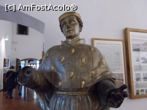 [P17] Complexul Monumental Santa Chiara, Napoli. Obiecte originale păstrate &icirc;n Museo dell Opera. Bust, Robert de Anjou. » foto by mihaelavoicu
 - 
<span class="allrVoted glyphicon glyphicon-heart hidden" id="av1193668"></span>
<a class="m-l-10 hidden" id="sv1193668" onclick="voting_Foto_DelVot(,1193668,5128)" role="button">șterge vot <span class="glyphicon glyphicon-remove"></span></a>
<a id="v91193668" class=" c-red"  onclick="voting_Foto_SetVot(1193668)" role="button"><span class="glyphicon glyphicon-heart-empty"></span> <b>LIKE</b> = Votează poza</a> <img class="hidden"  id="f1193668W9" src="/imagini/loader.gif" border="0" /><span class="AjErrMes hidden" id="e1193668ErM"></span>