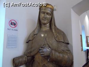 [P18] Complexul Monumental Santa Chiara, Napoli. Obiecte originale păstrate &icirc;n Museo dell Opera. Bust Sanchia de Mallorca. » foto by mihaelavoicu
 - 
<span class="allrVoted glyphicon glyphicon-heart hidden" id="av1193669"></span>
<a class="m-l-10 hidden" id="sv1193669" onclick="voting_Foto_DelVot(,1193669,5128)" role="button">șterge vot <span class="glyphicon glyphicon-remove"></span></a>
<a id="v91193669" class=" c-red"  onclick="voting_Foto_SetVot(1193669)" role="button"><span class="glyphicon glyphicon-heart-empty"></span> <b>LIKE</b> = Votează poza</a> <img class="hidden"  id="f1193669W9" src="/imagini/loader.gif" border="0" /><span class="AjErrMes hidden" id="e1193669ErM"></span>