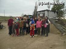 [P13] Volunatarii si familia de la Piatra.In dreapta mea se afla intrarea in camarutele construite sub pamant » foto by lavylus
 - 
<span class="allrVoted glyphicon glyphicon-heart hidden" id="av171712"></span>
<a class="m-l-10 hidden" id="sv171712" onclick="voting_Foto_DelVot(,171712,5136)" role="button">șterge vot <span class="glyphicon glyphicon-remove"></span></a>
<a id="v9171712" class=" c-red"  onclick="voting_Foto_SetVot(171712)" role="button"><span class="glyphicon glyphicon-heart-empty"></span> <b>LIKE</b> = Votează poza</a> <img class="hidden"  id="f171712W9" src="/imagini/loader.gif" border="0" /><span class="AjErrMes hidden" id="e171712ErM"></span>