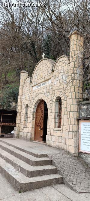 [P14] Portal intrare Peșteră. » foto by tata123 🔱
 - 
<span class="allrVoted glyphicon glyphicon-heart hidden" id="av1525057"></span>
<a class="m-l-10 hidden" id="sv1525057" onclick="voting_Foto_DelVot(,1525057,5136)" role="button">șterge vot <span class="glyphicon glyphicon-remove"></span></a>
<a id="v91525057" class=" c-red"  onclick="voting_Foto_SetVot(1525057)" role="button"><span class="glyphicon glyphicon-heart-empty"></span> <b>LIKE</b> = Votează poza</a> <img class="hidden"  id="f1525057W9" src="/imagini/loader.gif" border="0" /><span class="AjErrMes hidden" id="e1525057ErM"></span>