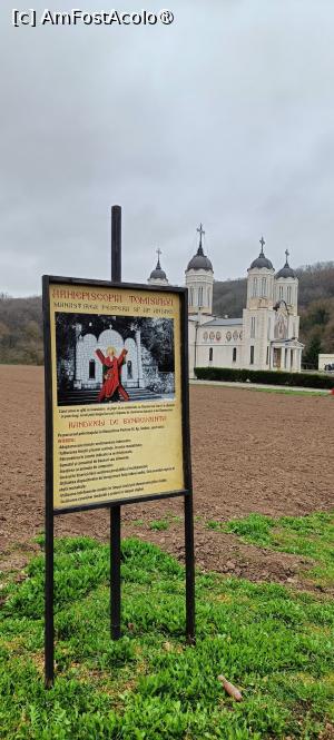 [P03] Biserica principală. » foto by tata123 🔱
 - 
<span class="allrVoted glyphicon glyphicon-heart hidden" id="av1525046"></span>
<a class="m-l-10 hidden" id="sv1525046" onclick="voting_Foto_DelVot(,1525046,5136)" role="button">șterge vot <span class="glyphicon glyphicon-remove"></span></a>
<a id="v91525046" class=" c-red"  onclick="voting_Foto_SetVot(1525046)" role="button"><span class="glyphicon glyphicon-heart-empty"></span> <b>LIKE</b> = Votează poza</a> <img class="hidden"  id="f1525046W9" src="/imagini/loader.gif" border="0" /><span class="AjErrMes hidden" id="e1525046ErM"></span>