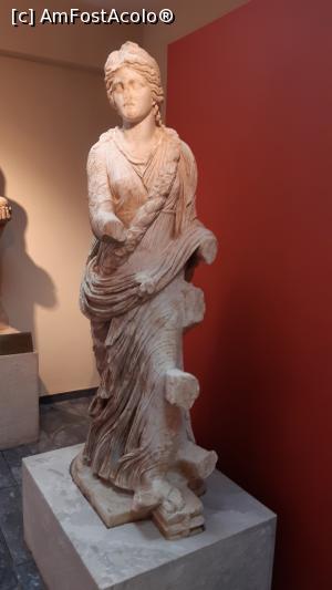 [P36] Statuia zeițeă mării Isis Pelagia » foto by Carmen Ion
 - 
<span class="allrVoted glyphicon glyphicon-heart hidden" id="av1268519"></span>
<a class="m-l-10 hidden" id="sv1268519" onclick="voting_Foto_DelVot(,1268519,5137)" role="button">șterge vot <span class="glyphicon glyphicon-remove"></span></a>
<a id="v91268519" class=" c-red"  onclick="voting_Foto_SetVot(1268519)" role="button"><span class="glyphicon glyphicon-heart-empty"></span> <b>LIKE</b> = Votează poza</a> <img class="hidden"  id="f1268519W9" src="/imagini/loader.gif" border="0" /><span class="AjErrMes hidden" id="e1268519ErM"></span>