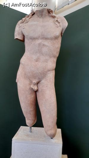 [P39] Statuia lui Podaleirisios, fiul cel mic al lui Asklepios » foto by Carmen Ion
 - 
<span class="allrVoted glyphicon glyphicon-heart hidden" id="av1268522"></span>
<a class="m-l-10 hidden" id="sv1268522" onclick="voting_Foto_DelVot(,1268522,5137)" role="button">șterge vot <span class="glyphicon glyphicon-remove"></span></a>
<a id="v91268522" class=" c-red"  onclick="voting_Foto_SetVot(1268522)" role="button"><span class="glyphicon glyphicon-heart-empty"></span> <b>LIKE</b> = Votează poza</a> <img class="hidden"  id="f1268522W9" src="/imagini/loader.gif" border="0" /><span class="AjErrMes hidden" id="e1268522ErM"></span>