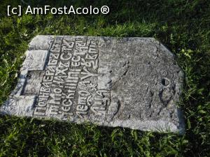 [P11] Mănăstirea Studenica - simbol al ortodoxiei sârbe. Lespede de mormânt lângă Biserica Regelui.  » foto by iulianic
 - 
<span class="allrVoted glyphicon glyphicon-heart hidden" id="av1138524"></span>
<a class="m-l-10 hidden" id="sv1138524" onclick="voting_Foto_DelVot(,1138524,5155)" role="button">șterge vot <span class="glyphicon glyphicon-remove"></span></a>
<a id="v91138524" class=" c-red"  onclick="voting_Foto_SetVot(1138524)" role="button"><span class="glyphicon glyphicon-heart-empty"></span> <b>LIKE</b> = Votează poza</a> <img class="hidden"  id="f1138524W9" src="/imagini/loader.gif" border="0" /><span class="AjErrMes hidden" id="e1138524ErM"></span>