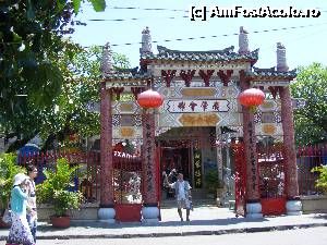 [P43] Unul din multele temple 'de cartier' ale etnicilor chinezi din Hoi An » foto by gigiiuti
 - 
<span class="allrVoted glyphicon glyphicon-heart hidden" id="av361726"></span>
<a class="m-l-10 hidden" id="sv361726" onclick="voting_Foto_DelVot(,361726,5166)" role="button">șterge vot <span class="glyphicon glyphicon-remove"></span></a>
<a id="v9361726" class=" c-red"  onclick="voting_Foto_SetVot(361726)" role="button"><span class="glyphicon glyphicon-heart-empty"></span> <b>LIKE</b> = Votează poza</a> <img class="hidden"  id="f361726W9" src="/imagini/loader.gif" border="0" /><span class="AjErrMes hidden" id="e361726ErM"></span>