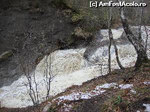 [P20] Pregătindu-ne să plecăm de la cascada Putnei, aruncăm o ultimă privire înapoi.  » foto by Floryn81
 - 
<span class="allrVoted glyphicon glyphicon-heart hidden" id="av611110"></span>
<a class="m-l-10 hidden" id="sv611110" onclick="voting_Foto_DelVot(,611110,5170)" role="button">șterge vot <span class="glyphicon glyphicon-remove"></span></a>
<a id="v9611110" class=" c-red"  onclick="voting_Foto_SetVot(611110)" role="button"><span class="glyphicon glyphicon-heart-empty"></span> <b>LIKE</b> = Votează poza</a> <img class="hidden"  id="f611110W9" src="/imagini/loader.gif" border="0" /><span class="AjErrMes hidden" id="e611110ErM"></span>