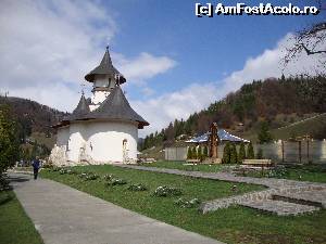 [P29] Ne aflăm pe aleea spre biserica nouă a complexului mănăstiresc de la Lepșa.  » foto by Floryn81
 - 
<span class="allrVoted glyphicon glyphicon-heart hidden" id="av611119"></span>
<a class="m-l-10 hidden" id="sv611119" onclick="voting_Foto_DelVot(,611119,5170)" role="button">șterge vot <span class="glyphicon glyphicon-remove"></span></a>
<a id="v9611119" class=" c-red"  onclick="voting_Foto_SetVot(611119)" role="button"><span class="glyphicon glyphicon-heart-empty"></span> <b>LIKE</b> = Votează poza</a> <img class="hidden"  id="f611119W9" src="/imagini/loader.gif" border="0" /><span class="AjErrMes hidden" id="e611119ErM"></span>