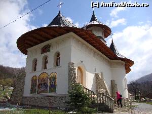 [P31] Aceasta este biserica nouă a Mănăstirii Lepșa, cu hramurile ”Sfinții Arhangheli Mihail și Gavril” și ”Izvorul Tămăduirii”.  » foto by Floryn81
 - 
<span class="allrVoted glyphicon glyphicon-heart hidden" id="av611121"></span>
<a class="m-l-10 hidden" id="sv611121" onclick="voting_Foto_DelVot(,611121,5170)" role="button">șterge vot <span class="glyphicon glyphicon-remove"></span></a>
<a id="v9611121" class=" c-red"  onclick="voting_Foto_SetVot(611121)" role="button"><span class="glyphicon glyphicon-heart-empty"></span> <b>LIKE</b> = Votează poza</a> <img class="hidden"  id="f611121W9" src="/imagini/loader.gif" border="0" /><span class="AjErrMes hidden" id="e611121ErM"></span>