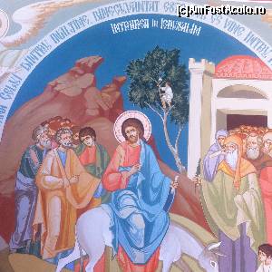 [P17] Intrarea în Ierusalem, așa cum este ea reperezentată în porticul de la intrare » foto by Yersinia Pestis
 - 
<span class="allrVoted glyphicon glyphicon-heart hidden" id="av557788"></span>
<a class="m-l-10 hidden" id="sv557788" onclick="voting_Foto_DelVot(,557788,5177)" role="button">șterge vot <span class="glyphicon glyphicon-remove"></span></a>
<a id="v9557788" class=" c-red"  onclick="voting_Foto_SetVot(557788)" role="button"><span class="glyphicon glyphicon-heart-empty"></span> <b>LIKE</b> = Votează poza</a> <img class="hidden"  id="f557788W9" src="/imagini/loader.gif" border="0" /><span class="AjErrMes hidden" id="e557788ErM"></span>