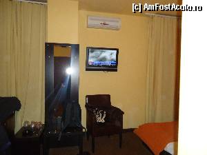 [P11] hotel maxim - mai presus de trei stele - interior camera cu multe piese de mobilier » foto by kmy
 - 
<span class="allrVoted glyphicon glyphicon-heart hidden" id="av407363"></span>
<a class="m-l-10 hidden" id="sv407363" onclick="voting_Foto_DelVot(,407363,5194)" role="button">șterge vot <span class="glyphicon glyphicon-remove"></span></a>
<a id="v9407363" class=" c-red"  onclick="voting_Foto_SetVot(407363)" role="button"><span class="glyphicon glyphicon-heart-empty"></span> <b>LIKE</b> = Votează poza</a> <img class="hidden"  id="f407363W9" src="/imagini/loader.gif" border="0" /><span class="AjErrMes hidden" id="e407363ErM"></span>