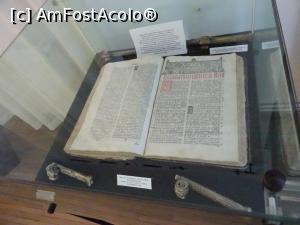 [P14] Biblia lui Șerban Cantacuzino (1688) și frumoasele călimări de brâu. » foto by tata123 🔱
 - 
<span class="allrVoted glyphicon glyphicon-heart hidden" id="av1225942"></span>
<a class="m-l-10 hidden" id="sv1225942" onclick="voting_Foto_DelVot(,1225942,5205)" role="button">șterge vot <span class="glyphicon glyphicon-remove"></span></a>
<a id="v91225942" class=" c-red"  onclick="voting_Foto_SetVot(1225942)" role="button"><span class="glyphicon glyphicon-heart-empty"></span> <b>LIKE</b> = Votează poza</a> <img class="hidden"  id="f1225942W9" src="/imagini/loader.gif" border="0" /><span class="AjErrMes hidden" id="e1225942ErM"></span>