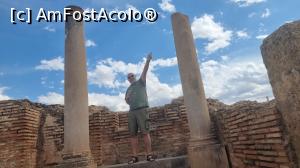 [P10] Situl roman Timgad și io » foto by robert
 - 
<span class="allrVoted glyphicon glyphicon-heart hidden" id="av1384575"></span>
<a class="m-l-10 hidden" id="sv1384575" onclick="voting_Foto_DelVot(,1384575,5207)" role="button">șterge vot <span class="glyphicon glyphicon-remove"></span></a>
<a id="v91384575" class=" c-red"  onclick="voting_Foto_SetVot(1384575)" role="button"><span class="glyphicon glyphicon-heart-empty"></span> <b>LIKE</b> = Votează poza</a> <img class="hidden"  id="f1384575W9" src="/imagini/loader.gif" border="0" /><span class="AjErrMes hidden" id="e1384575ErM"></span>