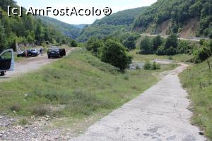 [P02] Dubova, la ieșire din comună pe drumul ce duce la Moldova Nouă, lângă Pod erau parcate mai multe mașini, a doua zi pe la ora prâzului » foto by mprofeanu
 - 
<span class="allrVoted glyphicon glyphicon-heart hidden" id="av1185472"></span>
<a class="m-l-10 hidden" id="sv1185472" onclick="voting_Foto_DelVot(,1185472,5212)" role="button">șterge vot <span class="glyphicon glyphicon-remove"></span></a>
<a id="v91185472" class=" c-red"  onclick="voting_Foto_SetVot(1185472)" role="button"><span class="glyphicon glyphicon-heart-empty"></span> <b>LIKE</b> = Votează poza</a> <img class="hidden"  id="f1185472W9" src="/imagini/loader.gif" border="0" /><span class="AjErrMes hidden" id="e1185472ErM"></span>