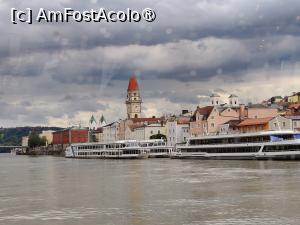 [P59] Defilând pe Dunăre în dreptul Passau » foto by crismis
 - 
<span class="allrVoted glyphicon glyphicon-heart hidden" id="av1413109"></span>
<a class="m-l-10 hidden" id="sv1413109" onclick="voting_Foto_DelVot(,1413109,5227)" role="button">șterge vot <span class="glyphicon glyphicon-remove"></span></a>
<a id="v91413109" class=" c-red"  onclick="voting_Foto_SetVot(1413109)" role="button"><span class="glyphicon glyphicon-heart-empty"></span> <b>LIKE</b> = Votează poza</a> <img class="hidden"  id="f1413109W9" src="/imagini/loader.gif" border="0" /><span class="AjErrMes hidden" id="e1413109ErM"></span>