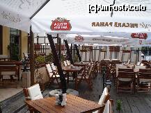 [P08] Ploiesti - restaurantul Da Vinci- umbrelele imense umbresc bine locul » foto by Diaura*
 - 
<span class="allrVoted glyphicon glyphicon-heart hidden" id="av122490"></span>
<a class="m-l-10 hidden" id="sv122490" onclick="voting_Foto_DelVot(,122490,5266)" role="button">șterge vot <span class="glyphicon glyphicon-remove"></span></a>
<a id="v9122490" class=" c-red"  onclick="voting_Foto_SetVot(122490)" role="button"><span class="glyphicon glyphicon-heart-empty"></span> <b>LIKE</b> = Votează poza</a> <img class="hidden"  id="f122490W9" src="/imagini/loader.gif" border="0" /><span class="AjErrMes hidden" id="e122490ErM"></span>