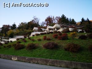 [P02] Ceva turistic (hotel? restaurant?) lângă Lacul Mergozzo » foto by crismis
 - 
<span class="allrVoted glyphicon glyphicon-heart hidden" id="av1274361"></span>
<a class="m-l-10 hidden" id="sv1274361" onclick="voting_Foto_DelVot(,1274361,5274)" role="button">șterge vot <span class="glyphicon glyphicon-remove"></span></a>
<a id="v91274361" class=" c-red"  onclick="voting_Foto_SetVot(1274361)" role="button"><span class="glyphicon glyphicon-heart-empty"></span> <b>LIKE</b> = Votează poza</a> <img class="hidden"  id="f1274361W9" src="/imagini/loader.gif" border="0" /><span class="AjErrMes hidden" id="e1274361ErM"></span>