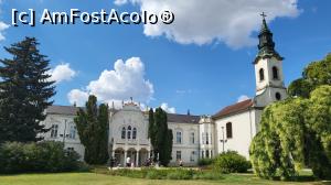 [P35] In localitatea Martonvásár se afla fantasticul castel alb ca zapada in stil Tudor, castelul Brunsvik. Constructia acestuia a inceput in 1785, in stil baroc, insa abia la inceputul anilor 1800, domeniul devine proprietatea faimoasei familii Brunszvik. » foto by geani anto
 - 
<span class="allrVoted glyphicon glyphicon-heart hidden" id="av1335973"></span>
<a class="m-l-10 hidden" id="sv1335973" onclick="voting_Foto_DelVot(,1335973,5313)" role="button">șterge vot <span class="glyphicon glyphicon-remove"></span></a>
<a id="v91335973" class=" c-red"  onclick="voting_Foto_SetVot(1335973)" role="button"><span class="glyphicon glyphicon-heart-empty"></span> <b>LIKE</b> = Votează poza</a> <img class="hidden"  id="f1335973W9" src="/imagini/loader.gif" border="0" /><span class="AjErrMes hidden" id="e1335973ErM"></span>