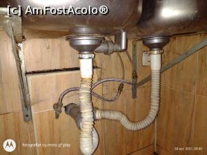[P06] Din lipsă de mobilier, chiuveta este agățată ca la țară dar ce e sub ea nici la țară nu vezi » foto by P Loredana
 - 
<span class="allrVoted glyphicon glyphicon-heart hidden" id="av1262731"></span>
<a class="m-l-10 hidden" id="sv1262731" onclick="voting_Foto_DelVot(,1262731,5341)" role="button">șterge vot <span class="glyphicon glyphicon-remove"></span></a>
<a id="v91262731" class=" c-red"  onclick="voting_Foto_SetVot(1262731)" role="button"><span class="glyphicon glyphicon-heart-empty"></span> <b>LIKE</b> = Votează poza</a> <img class="hidden"  id="f1262731W9" src="/imagini/loader.gif" border="0" /><span class="AjErrMes hidden" id="e1262731ErM"></span>