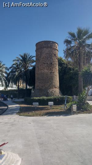 [P43] Torre Vigia Bermeja; la intrare în debarcaderul Puerto Deportivo de Benalmadena. Un fost turn de veghe de coastî, a cărei construcție datează din ultimii ani ai dominației maure. » foto by ovidiuyepi
 - 
<span class="allrVoted glyphicon glyphicon-heart hidden" id="av1536339"></span>
<a class="m-l-10 hidden" id="sv1536339" onclick="voting_Foto_DelVot(,1536339,5385)" role="button">șterge vot <span class="glyphicon glyphicon-remove"></span></a>
<a id="v91536339" class=" c-red"  onclick="voting_Foto_SetVot(1536339)" role="button"><span class="glyphicon glyphicon-heart-empty"></span> <b>LIKE</b> = Votează poza</a> <img class="hidden"  id="f1536339W9" src="/imagini/loader.gif" border="0" /><span class="AjErrMes hidden" id="e1536339ErM"></span>
