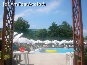 [P14] Vedere a piscinei şi hotelului din părculeţ » foto by cris1982
 - 
<span class="allrVoted glyphicon glyphicon-heart hidden" id="av998855"></span>
<a class="m-l-10 hidden" id="sv998855" onclick="voting_Foto_DelVot(,998855,5399)" role="button">șterge vot <span class="glyphicon glyphicon-remove"></span></a>
<a id="v9998855" class=" c-red"  onclick="voting_Foto_SetVot(998855)" role="button"><span class="glyphicon glyphicon-heart-empty"></span> <b>LIKE</b> = Votează poza</a> <img class="hidden"  id="f998855W9" src="/imagini/loader.gif" border="0" /><span class="AjErrMes hidden" id="e998855ErM"></span>