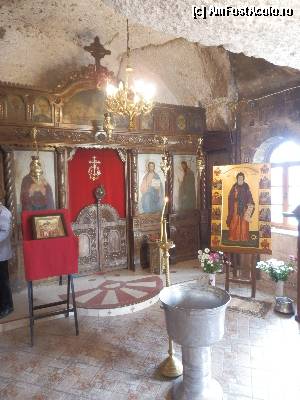 [P05] Interiorul bisericii - iconostasul pictat in 1941 si icoana daruita de Patriarhia Romana » foto by nicoletass
 - 
<span class="allrVoted glyphicon glyphicon-heart hidden" id="av379982"></span>
<a class="m-l-10 hidden" id="sv379982" onclick="voting_Foto_DelVot(,379982,5400)" role="button">șterge vot <span class="glyphicon glyphicon-remove"></span></a>
<a id="v9379982" class=" c-red"  onclick="voting_Foto_SetVot(379982)" role="button"><span class="glyphicon glyphicon-heart-empty"></span> <b>LIKE</b> = Votează poza</a> <img class="hidden"  id="f379982W9" src="/imagini/loader.gif" border="0" /><span class="AjErrMes hidden" id="e379982ErM"></span>