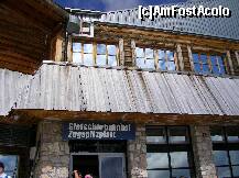 [P10] Staţia SonnAlpin la 2600m. » foto by doina_c24
 - 
<span class="allrVoted glyphicon glyphicon-heart hidden" id="av283626"></span>
<a class="m-l-10 hidden" id="sv283626" onclick="voting_Foto_DelVot(,283626,5408)" role="button">șterge vot <span class="glyphicon glyphicon-remove"></span></a>
<a id="v9283626" class=" c-red"  onclick="voting_Foto_SetVot(283626)" role="button"><span class="glyphicon glyphicon-heart-empty"></span> <b>LIKE</b> = Votează poza</a> <img class="hidden"  id="f283626W9" src="/imagini/loader.gif" border="0" /><span class="AjErrMes hidden" id="e283626ErM"></span>