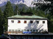 [P05] Spre casa de bilete şi gara Eibsee. » foto by doina_c24
 - 
<span class="allrVoted glyphicon glyphicon-heart hidden" id="av283621"></span>
<a class="m-l-10 hidden" id="sv283621" onclick="voting_Foto_DelVot(,283621,5408)" role="button">șterge vot <span class="glyphicon glyphicon-remove"></span></a>
<a id="v9283621" class=" c-red"  onclick="voting_Foto_SetVot(283621)" role="button"><span class="glyphicon glyphicon-heart-empty"></span> <b>LIKE</b> = Votează poza</a> <img class="hidden"  id="f283621W9" src="/imagini/loader.gif" border="0" /><span class="AjErrMes hidden" id="e283621ErM"></span>