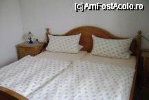 [P02] Dormitor » foto by chrismo
 - 
<span class="allrVoted glyphicon glyphicon-heart hidden" id="av63337"></span>
<a class="m-l-10 hidden" id="sv63337" onclick="voting_Foto_DelVot(,63337,5408)" role="button">șterge vot <span class="glyphicon glyphicon-remove"></span></a>
<a id="v963337" class=" c-red"  onclick="voting_Foto_SetVot(63337)" role="button"><span class="glyphicon glyphicon-heart-empty"></span> <b>LIKE</b> = Votează poza</a> <img class="hidden"  id="f63337W9" src="/imagini/loader.gif" border="0" /><span class="AjErrMes hidden" id="e63337ErM"></span>