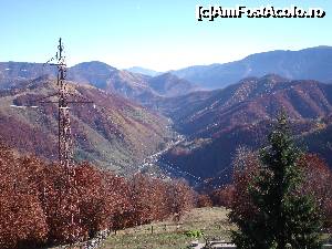 [P21] panoramă văzută de pe platoul de la Fântâniţă - în vale Ciungetu » foto by marocanu21
 - 
<span class="allrVoted glyphicon glyphicon-heart hidden" id="av702024"></span>
<a class="m-l-10 hidden" id="sv702024" onclick="voting_Foto_DelVot(,702024,5423)" role="button">șterge vot <span class="glyphicon glyphicon-remove"></span></a>
<a id="v9702024" class=" c-red"  onclick="voting_Foto_SetVot(702024)" role="button"><span class="glyphicon glyphicon-heart-empty"></span> <b>LIKE</b> = Votează poza</a> <img class="hidden"  id="f702024W9" src="/imagini/loader.gif" border="0" /><span class="AjErrMes hidden" id="e702024ErM"></span>