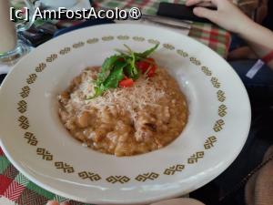 [P07] Risotto cu hribi » foto by crismis
 - 
<span class="allrVoted glyphicon glyphicon-heart hidden" id="av1404234"></span>
<a class="m-l-10 hidden" id="sv1404234" onclick="voting_Foto_DelVot(,1404234,5424)" role="button">șterge vot <span class="glyphicon glyphicon-remove"></span></a>
<a id="v91404234" class=" c-red"  onclick="voting_Foto_SetVot(1404234)" role="button"><span class="glyphicon glyphicon-heart-empty"></span> <b>LIKE</b> = Votează poza</a> <img class="hidden"  id="f1404234W9" src="/imagini/loader.gif" border="0" /><span class="AjErrMes hidden" id="e1404234ErM"></span>