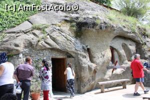 [P09] Mănăstirea Cetățuia Negru Vodă, Biserica Rupestră, Fost Altar de cult geto-dac, Intrarea » foto by mprofeanu
 - 
<span class="allrVoted glyphicon glyphicon-heart hidden" id="av1166914"></span>
<a class="m-l-10 hidden" id="sv1166914" onclick="voting_Foto_DelVot(,1166914,5499)" role="button">șterge vot <span class="glyphicon glyphicon-remove"></span></a>
<a id="v91166914" class=" c-red"  onclick="voting_Foto_SetVot(1166914)" role="button"><span class="glyphicon glyphicon-heart-empty"></span> <b>LIKE</b> = Votează poza</a> <img class="hidden"  id="f1166914W9" src="/imagini/loader.gif" border="0" /><span class="AjErrMes hidden" id="e1166914ErM"></span>