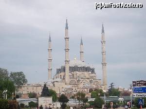 [P02] Moscheea Selimiye - in fata, statuia arhitectului Mimar Sinan » foto by Aurici
 - 
<span class="allrVoted glyphicon glyphicon-heart hidden" id="av616028"></span>
<a class="m-l-10 hidden" id="sv616028" onclick="voting_Foto_DelVot(,616028,5501)" role="button">șterge vot <span class="glyphicon glyphicon-remove"></span></a>
<a id="v9616028" class=" c-red"  onclick="voting_Foto_SetVot(616028)" role="button"><span class="glyphicon glyphicon-heart-empty"></span> <b>LIKE</b> = Votează poza</a> <img class="hidden"  id="f616028W9" src="/imagini/loader.gif" border="0" /><span class="AjErrMes hidden" id="e616028ErM"></span>