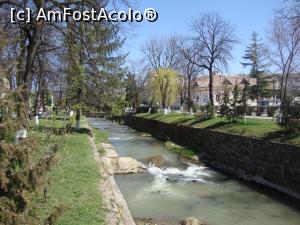 [P07] Râul Covasna străbate orașul cu același nume. Ne-am plimbat preț de câteva minute pe una dintre aleile amenajate pe malul râului.  » foto by Floryn81
 - 
<span class="allrVoted glyphicon glyphicon-heart hidden" id="av1049992"></span>
<a class="m-l-10 hidden" id="sv1049992" onclick="voting_Foto_DelVot(,1049992,5515)" role="button">șterge vot <span class="glyphicon glyphicon-remove"></span></a>
<a id="v91049992" class=" c-red"  onclick="voting_Foto_SetVot(1049992)" role="button"><span class="glyphicon glyphicon-heart-empty"></span> <b>LIKE</b> = Votează poza</a> <img class="hidden"  id="f1049992W9" src="/imagini/loader.gif" border="0" /><span class="AjErrMes hidden" id="e1049992ErM"></span>