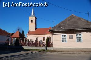 [P84] Covasna - prin oraș, biserica Sfântul Nicolae (monument istoric, împreună cu casa parohială alăturată, datând de pe la 1800)  » foto by Dragoș_MD
 - 
<span class="allrVoted glyphicon glyphicon-heart hidden" id="av814590"></span>
<a class="m-l-10 hidden" id="sv814590" onclick="voting_Foto_DelVot(,814590,5515)" role="button">șterge vot <span class="glyphicon glyphicon-remove"></span></a>
<a id="v9814590" class=" c-red"  onclick="voting_Foto_SetVot(814590)" role="button"><span class="glyphicon glyphicon-heart-empty"></span> <b>LIKE</b> = Votează poza</a> <img class="hidden"  id="f814590W9" src="/imagini/loader.gif" border="0" /><span class="AjErrMes hidden" id="e814590ErM"></span>