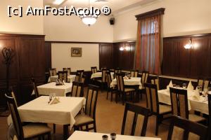 [P31] Oradea, Restaurantul Terasă Rosecas, Sala principală, înaltă și luminoasă » foto by mprofeanu
 - 
<span class="allrVoted glyphicon glyphicon-heart hidden" id="av1130168"></span>
<a class="m-l-10 hidden" id="sv1130168" onclick="voting_Foto_DelVot(,1130168,5534)" role="button">șterge vot <span class="glyphicon glyphicon-remove"></span></a>
<a id="v91130168" class=" c-red"  onclick="voting_Foto_SetVot(1130168)" role="button"><span class="glyphicon glyphicon-heart-empty"></span> <b>LIKE</b> = Votează poza</a> <img class="hidden"  id="f1130168W9" src="/imagini/loader.gif" border="0" /><span class="AjErrMes hidden" id="e1130168ErM"></span>