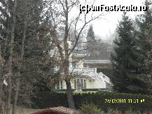 [P38] Langa hotelul nostru o vila incearca sa-si ascunda frumusetea in spatele brazilor » foto by Alina53
 - 
<span class="allrVoted glyphicon glyphicon-heart hidden" id="av292830"></span>
<a class="m-l-10 hidden" id="sv292830" onclick="voting_Foto_DelVot(,292830,5556)" role="button">șterge vot <span class="glyphicon glyphicon-remove"></span></a>
<a id="v9292830" class=" c-red"  onclick="voting_Foto_SetVot(292830)" role="button"><span class="glyphicon glyphicon-heart-empty"></span> <b>LIKE</b> = Votează poza</a> <img class="hidden"  id="f292830W9" src="/imagini/loader.gif" border="0" /><span class="AjErrMes hidden" id="e292830ErM"></span>