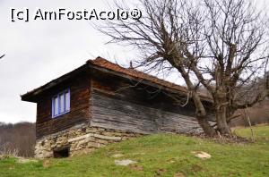 [P16] Excursie pe Valea Cernei hunedorene - casa părăsită din Lunca Cernei de Jos » foto by Dragoș_MD
 - 
<span class="allrVoted glyphicon glyphicon-heart hidden" id="av725926"></span>
<a class="m-l-10 hidden" id="sv725926" onclick="voting_Foto_DelVot(,725926,5564)" role="button">șterge vot <span class="glyphicon glyphicon-remove"></span></a>
<a id="v9725926" class=" c-red"  onclick="voting_Foto_SetVot(725926)" role="button"><span class="glyphicon glyphicon-heart-empty"></span> <b>LIKE</b> = Votează poza</a> <img class="hidden"  id="f725926W9" src="/imagini/loader.gif" border="0" /><span class="AjErrMes hidden" id="e725926ErM"></span>