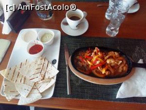 [P11] Restaurant Gavroche 2018 - fajita de pui » foto by Dragoș_MD
 - 
<span class="allrVoted glyphicon glyphicon-heart hidden" id="av951840"></span>
<a class="m-l-10 hidden" id="sv951840" onclick="voting_Foto_DelVot(,951840,5567)" role="button">șterge vot <span class="glyphicon glyphicon-remove"></span></a>
<a id="v9951840" class=" c-red"  onclick="voting_Foto_SetVot(951840)" role="button"><span class="glyphicon glyphicon-heart-empty"></span> <b>LIKE</b> = Votează poza</a> <img class="hidden"  id="f951840W9" src="/imagini/loader.gif" border="0" /><span class="AjErrMes hidden" id="e951840ErM"></span>