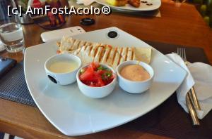 [P03] Restaurant Gavroche 2016 - quesadilla de pui » foto by Dragoș_MD
 - 
<span class="allrVoted glyphicon glyphicon-heart hidden" id="av951825"></span>
<a class="m-l-10 hidden" id="sv951825" onclick="voting_Foto_DelVot(,951825,5567)" role="button">șterge vot <span class="glyphicon glyphicon-remove"></span></a>
<a id="v9951825" class=" c-red"  onclick="voting_Foto_SetVot(951825)" role="button"><span class="glyphicon glyphicon-heart-empty"></span> <b>LIKE</b> = Votează poza</a> <img class="hidden"  id="f951825W9" src="/imagini/loader.gif" border="0" /><span class="AjErrMes hidden" id="e951825ErM"></span>