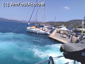 [P07] Și prima imagine cu faleza din Poros, văzută de pe vas » foto by Carmen Ion
 - 
<span class="allrVoted glyphicon glyphicon-heart hidden" id="av1067686"></span>
<a class="m-l-10 hidden" id="sv1067686" onclick="voting_Foto_DelVot(,1067686,5571)" role="button">șterge vot <span class="glyphicon glyphicon-remove"></span></a>
<a id="v91067686" class=" c-red"  onclick="voting_Foto_SetVot(1067686)" role="button"><span class="glyphicon glyphicon-heart-empty"></span> <b>LIKE</b> = Votează poza</a> <img class="hidden"  id="f1067686W9" src="/imagini/loader.gif" border="0" /><span class="AjErrMes hidden" id="e1067686ErM"></span>