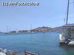 [P08] Porosul - mai precis Sphairia și capitala Poros Town, cu ”moțul” sau ”cucuiul”, cum i-a zis Adrian » foto by Carmen Ion
 - 
<span class="allrVoted glyphicon glyphicon-heart hidden" id="av1067687"></span>
<a class="m-l-10 hidden" id="sv1067687" onclick="voting_Foto_DelVot(,1067687,5571)" role="button">șterge vot <span class="glyphicon glyphicon-remove"></span></a>
<a id="v91067687" class=" c-red"  onclick="voting_Foto_SetVot(1067687)" role="button"><span class="glyphicon glyphicon-heart-empty"></span> <b>LIKE</b> = Votează poza</a> <img class="hidden"  id="f1067687W9" src="/imagini/loader.gif" border="0" /><span class="AjErrMes hidden" id="e1067687ErM"></span>