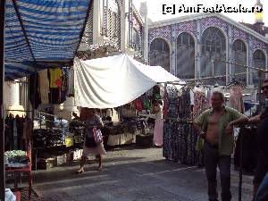 [P20] Diverse mărfuri expuse la talciocul de duminică de lângă Mercado Central.  » foto by Carmen Ion
 - 
<span class="allrVoted glyphicon glyphicon-heart hidden" id="av649139"></span>
<a class="m-l-10 hidden" id="sv649139" onclick="voting_Foto_DelVot(,649139,5604)" role="button">șterge vot <span class="glyphicon glyphicon-remove"></span></a>
<a id="v9649139" class=" c-red"  onclick="voting_Foto_SetVot(649139)" role="button"><span class="glyphicon glyphicon-heart-empty"></span> <b>LIKE</b> = Votează poza</a> <img class="hidden"  id="f649139W9" src="/imagini/loader.gif" border="0" /><span class="AjErrMes hidden" id="e649139ErM"></span>