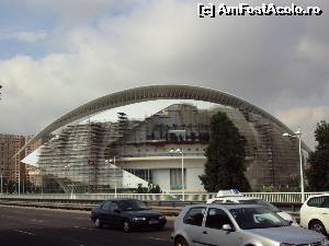 [P11] Palacio de las Artes Reina Sofia, situat vizavi de Cetatea Artelor şi Ştiinţelor, era în renovare.  » foto by Carmen Ion
 - 
<span class="allrVoted glyphicon glyphicon-heart hidden" id="av649987"></span>
<a class="m-l-10 hidden" id="sv649987" onclick="voting_Foto_DelVot(,649987,5604)" role="button">șterge vot <span class="glyphicon glyphicon-remove"></span></a>
<a id="v9649987" class=" c-red"  onclick="voting_Foto_SetVot(649987)" role="button"><span class="glyphicon glyphicon-heart-empty"></span> <b>LIKE</b> = Votează poza</a> <img class="hidden"  id="f649987W9" src="/imagini/loader.gif" border="0" /><span class="AjErrMes hidden" id="e649987ErM"></span>