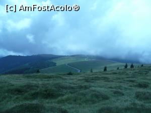 [P18] Transalpina, în fundal se vede cum serpuieste drumul » foto by Yolanda
 - 
<span class="allrVoted glyphicon glyphicon-heart hidden" id="av992674"></span>
<a class="m-l-10 hidden" id="sv992674" onclick="voting_Foto_DelVot(,992674,5619)" role="button">șterge vot <span class="glyphicon glyphicon-remove"></span></a>
<a id="v9992674" class=" c-red"  onclick="voting_Foto_SetVot(992674)" role="button"><span class="glyphicon glyphicon-heart-empty"></span> <b>LIKE</b> = Votează poza</a> <img class="hidden"  id="f992674W9" src="/imagini/loader.gif" border="0" /><span class="AjErrMes hidden" id="e992674ErM"></span>